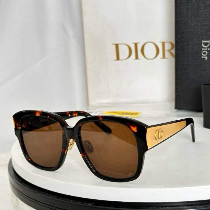 Picture of Dior Sunglasses _SKUfw77121135fw